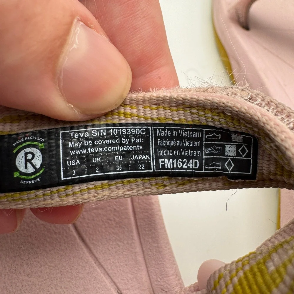 Teva Kids Hurricane XLT2 Swerve Pink Sport Sandals Size 3 1019390C
